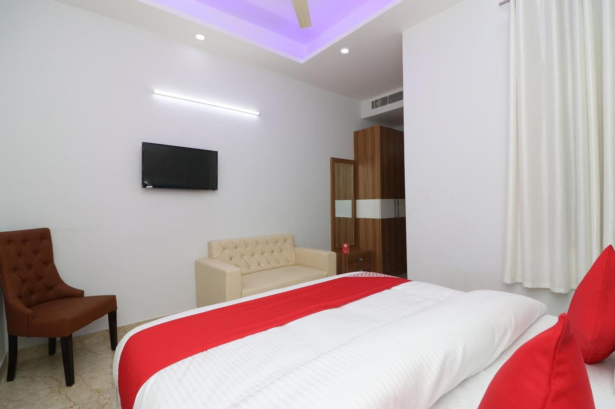 Hotel O The Grand Palace Gáziábád Kültér fotó